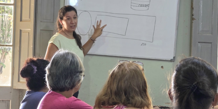 Se realizó la charla informativa de cara al taller municipal  “Confeccion de Artículos Textiles”