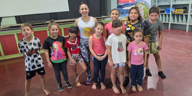 A puro ritmo en Pueblo Liebig! Dió comienzo el taller municipal de Ritmos Latinos