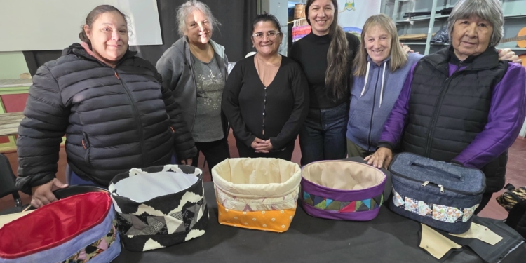 Continúa el Taller Municipal gratuito de costura en Pueblo Liebig