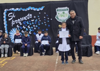 Acto y promesa de lealtad a la Bandera en Pueblo Liebig